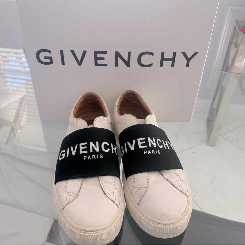 Givenchy Sneakers